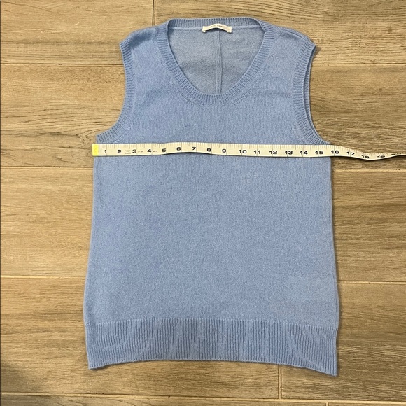 The Row 100% cashmere top - Picture 5 of 9